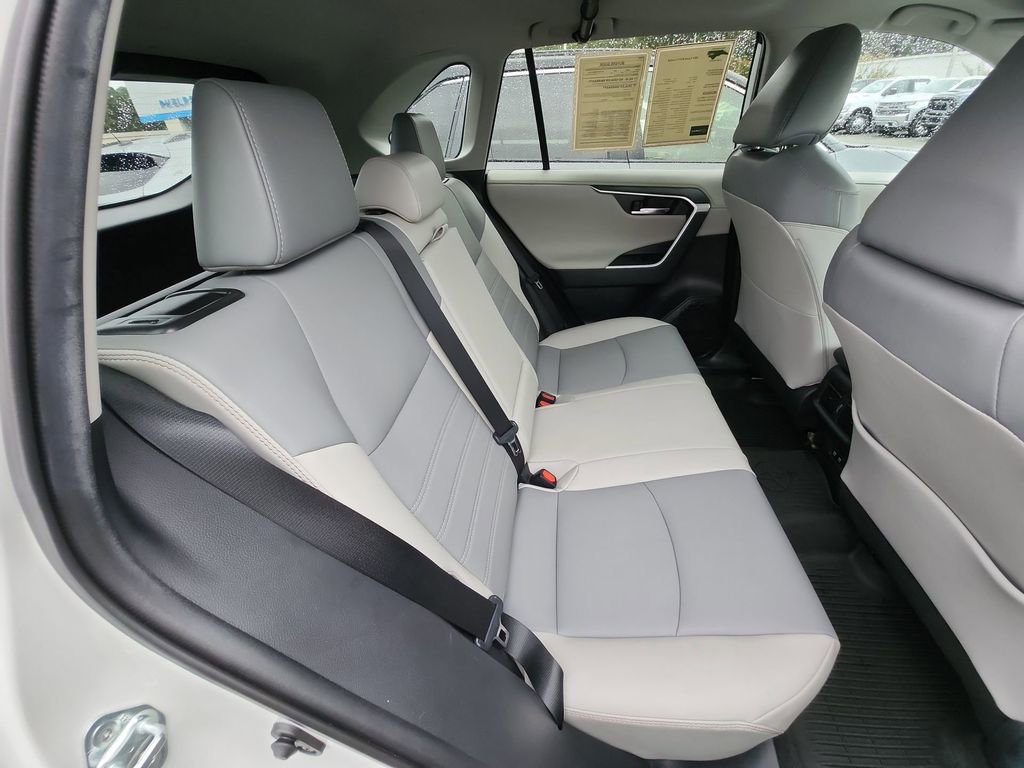 Used 2021 Toyota RAV4 Limited image 31