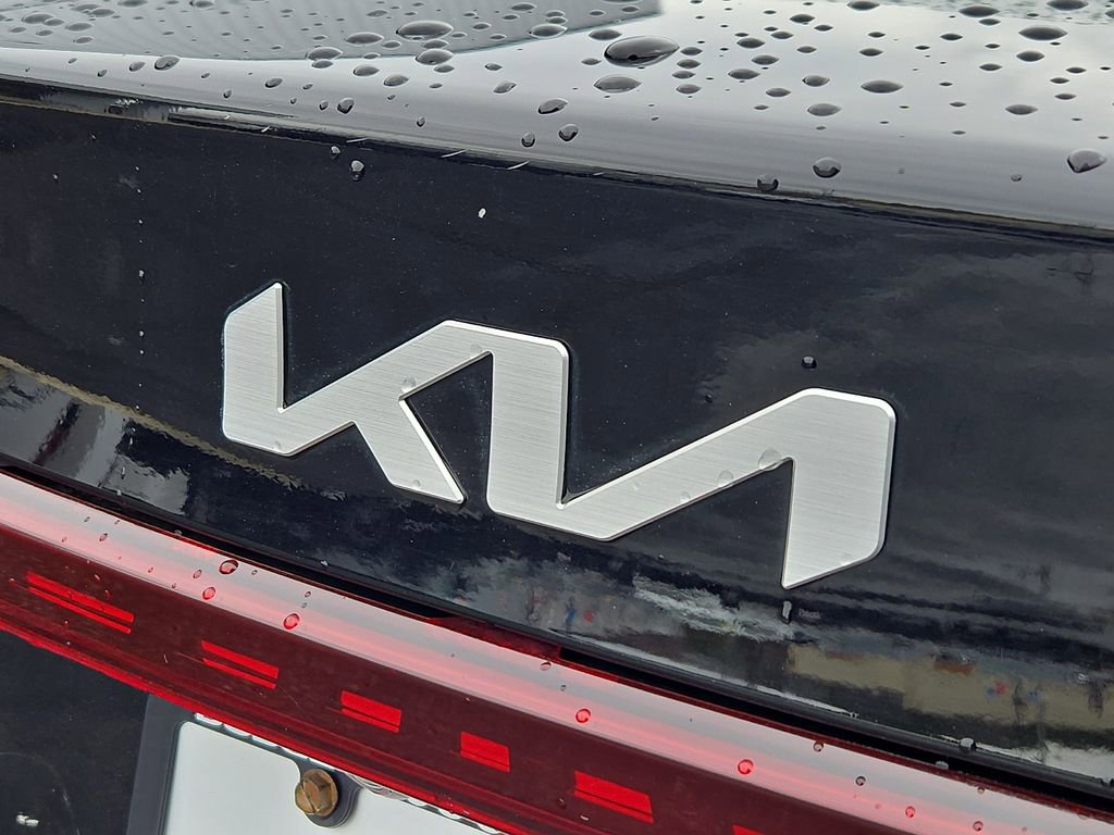 Used 2023 Kia Forte LXS w/ LXS Technology Package FWD image 30