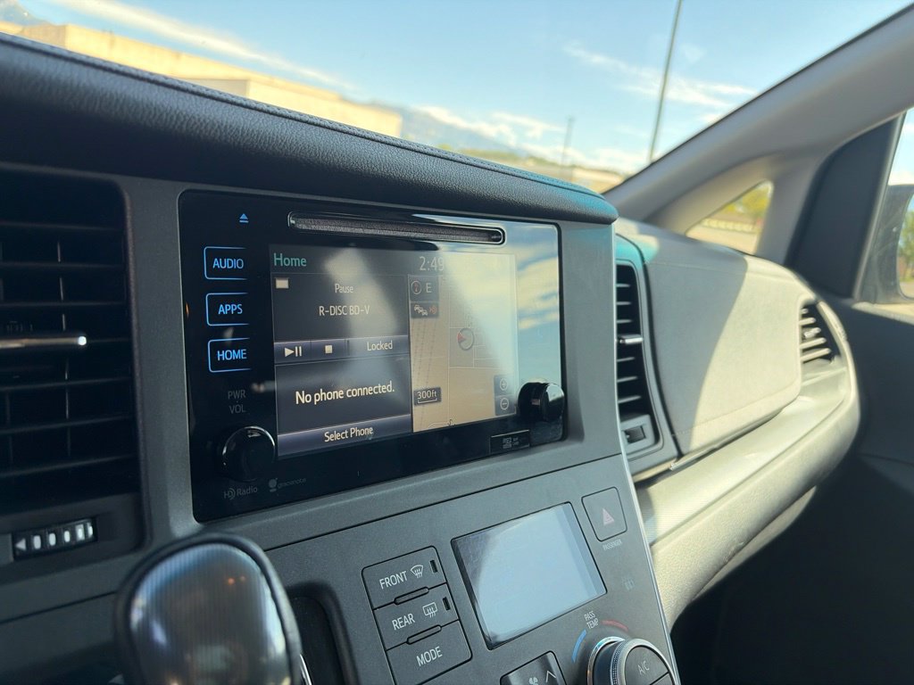 Used 2015 Toyota Sienna SE Premium FWD image 16