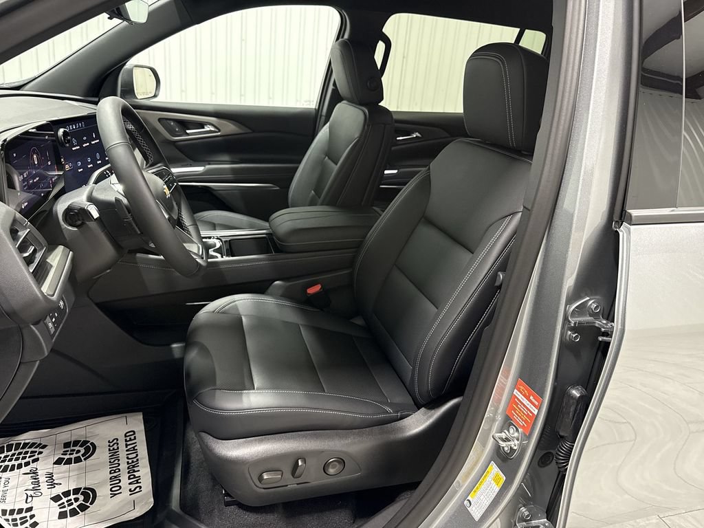 New 2027 Chevrolet Traverse LT w/ Driver Confidence Package FWD image 20