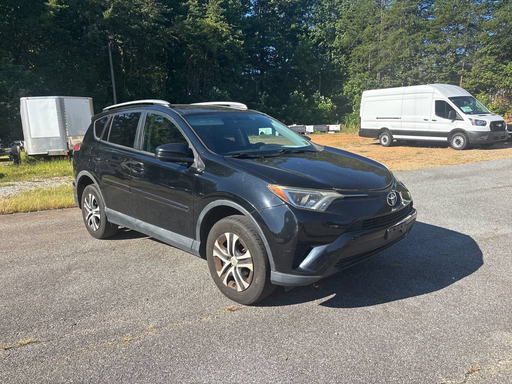 Used 2016 Toyota RAV4 LE AWD/4WD image 3