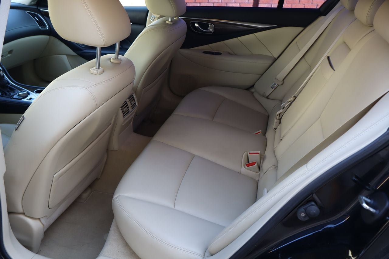Used 2018 INFINITI Q50 Luxe w/ Essential Package (3.0T Luxe) RWD image 6