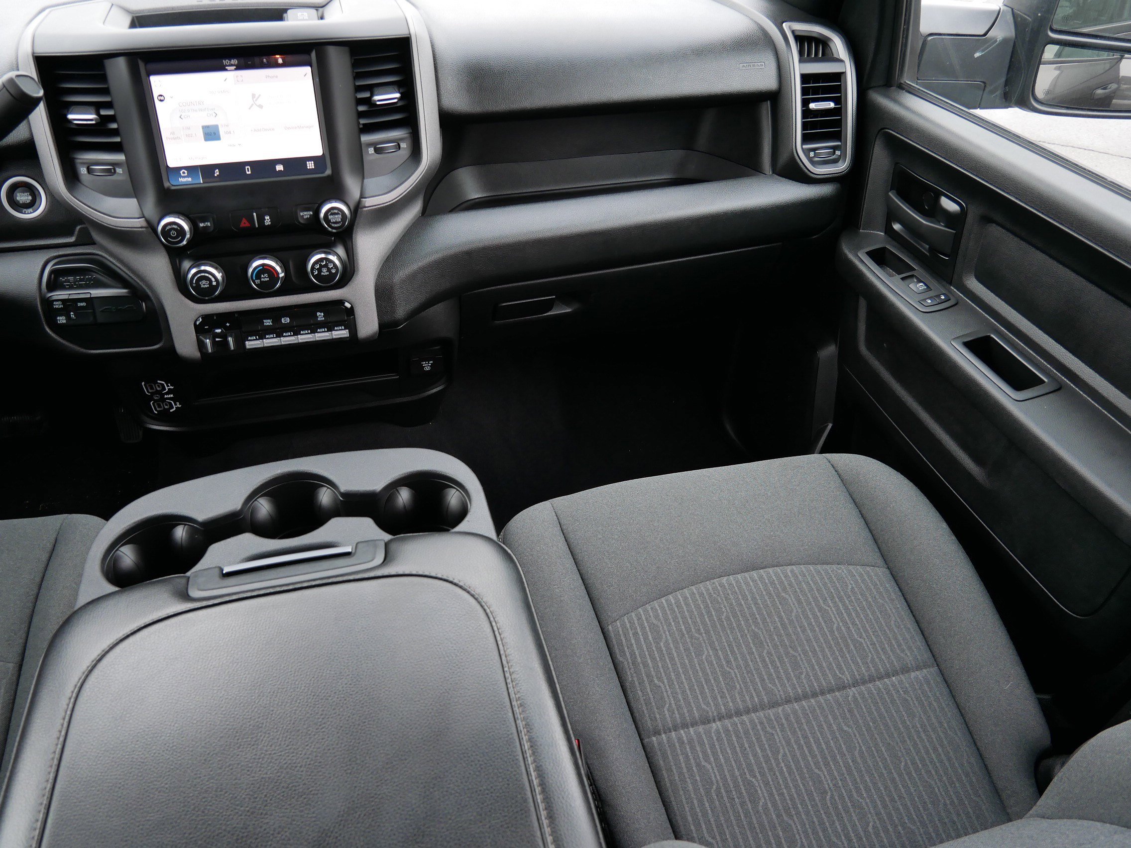 Used 2024 RAM 2500 Tradesman w/ Chrome Appearance Group image 11