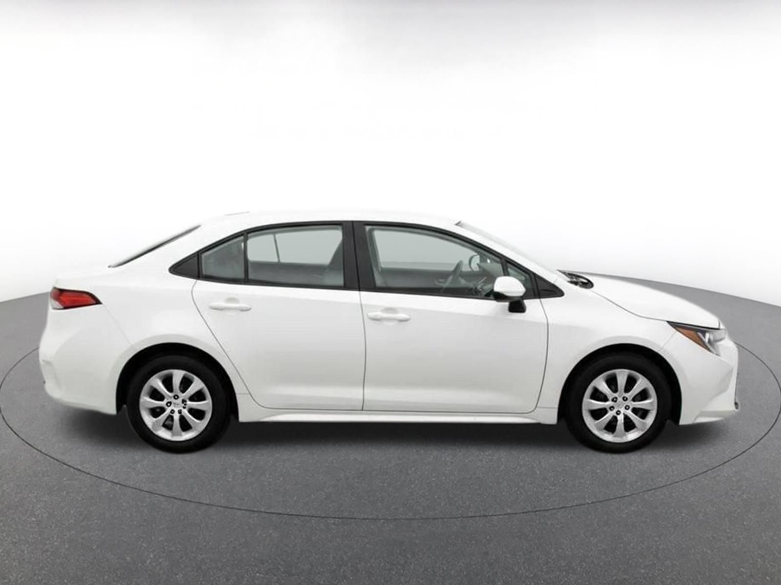 Used 2025 Toyota Corolla LE FWD image 13