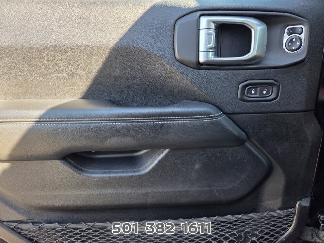 Used 2019 Jeep Wrangler Unlimited Sahara AWD/4WD image 11