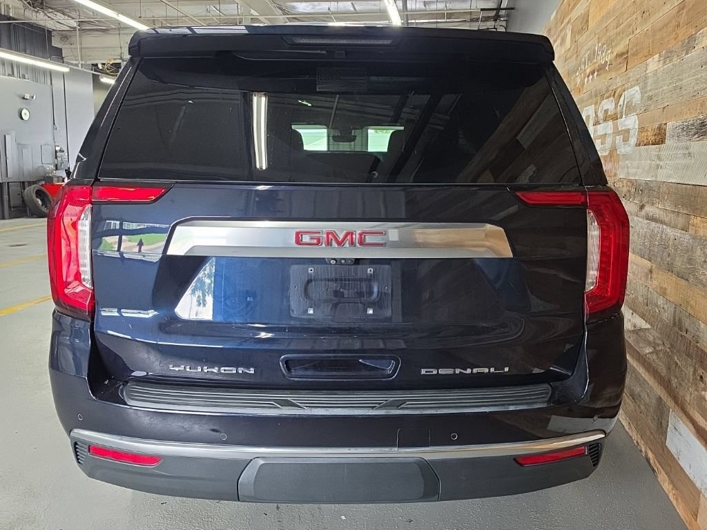 Used 2021 GMC Yukon XL Denali w/ Denali Premium Package AWD/4WD image 5