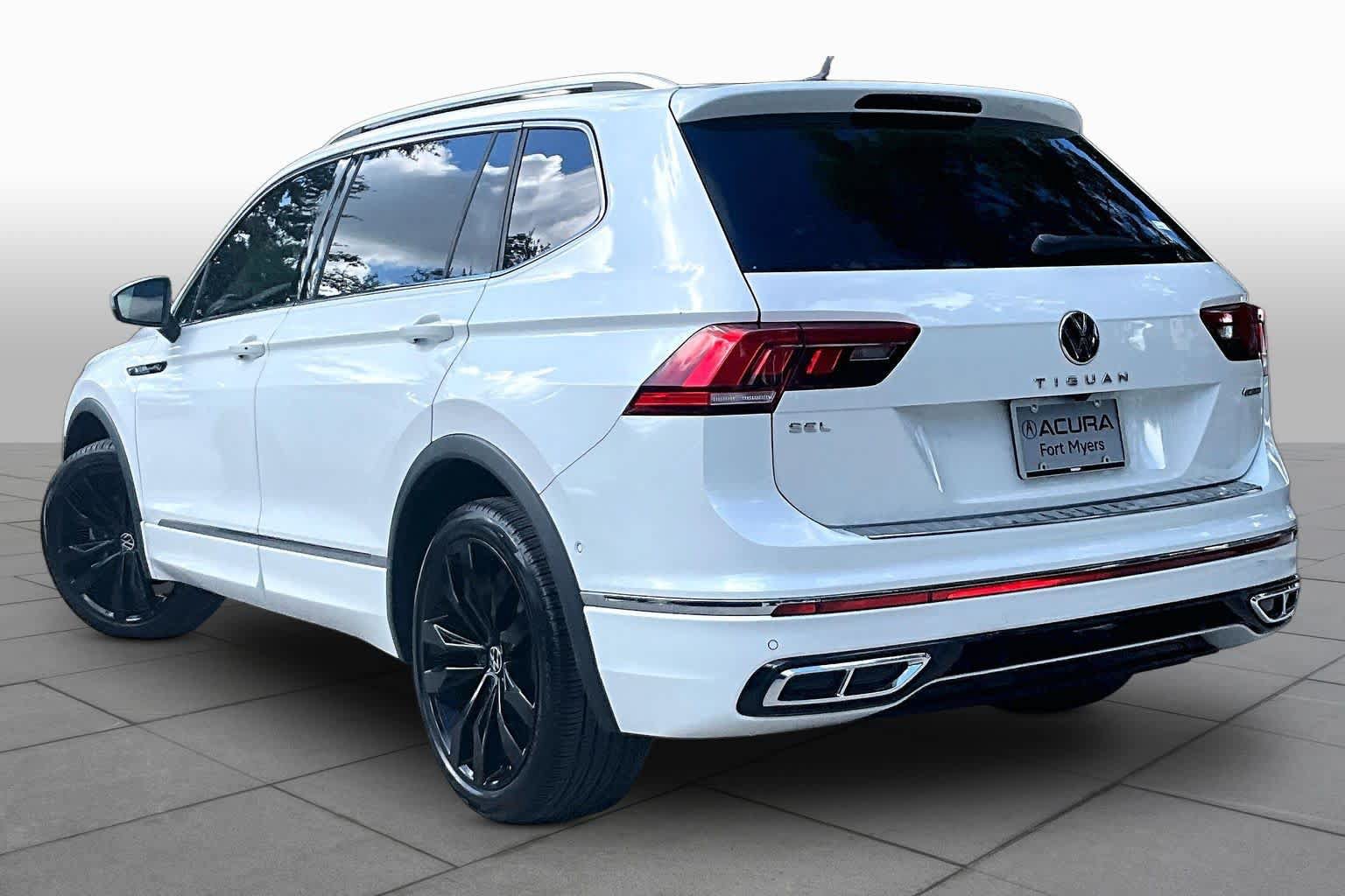 Used 2022 Volkswagen Tiguan SEL R-Line AWD/4WD image 12