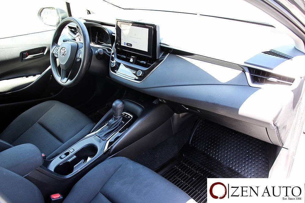 Used 2026 Toyota Corolla LE w/ LE Premium Package FWD image 16