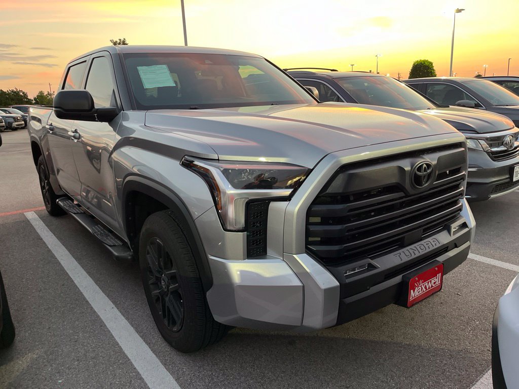 Used 2026 Toyota Tundra SR5 w/ SX Package RWD image 2