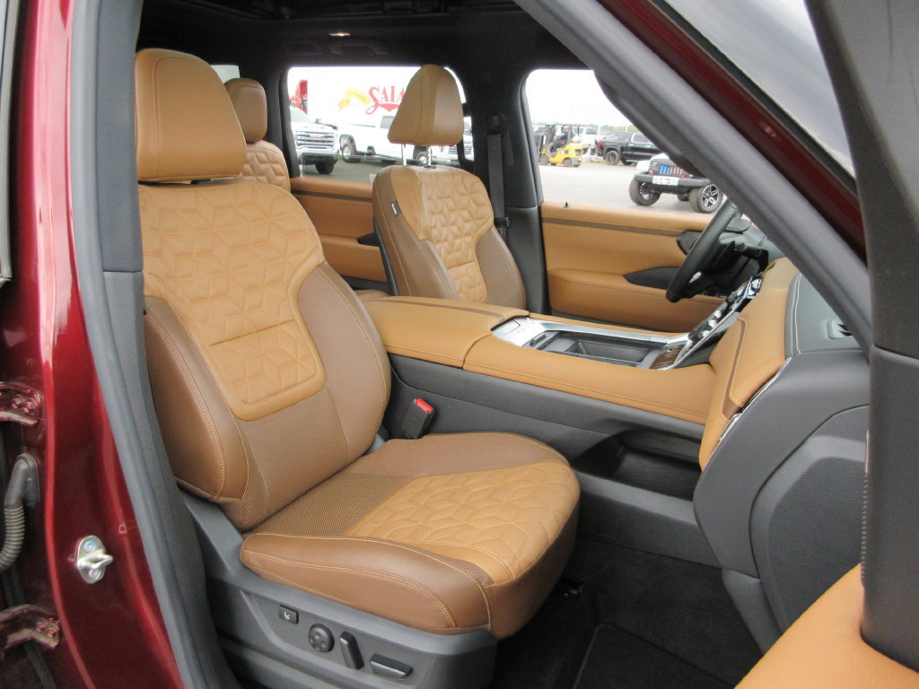 Used 2025 Nissan Armada Platinum Reserve AWD/4WD image 24