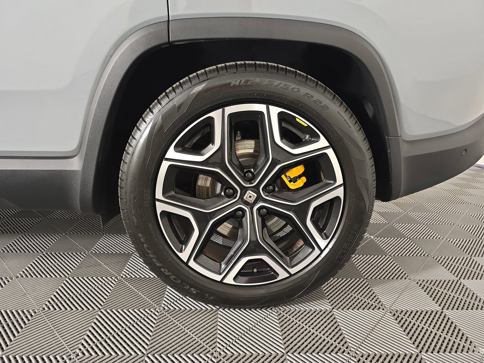 Used 2023 Rivian R1S Adventure AWD/4WD image 10