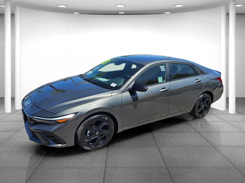 Certified 2026 Hyundai Elantra Sport FWD image 3