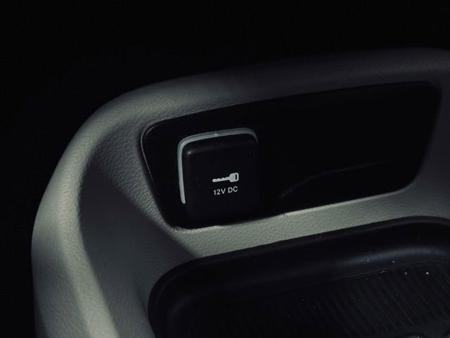 Used 2023 Chrysler Voyager LX image 34