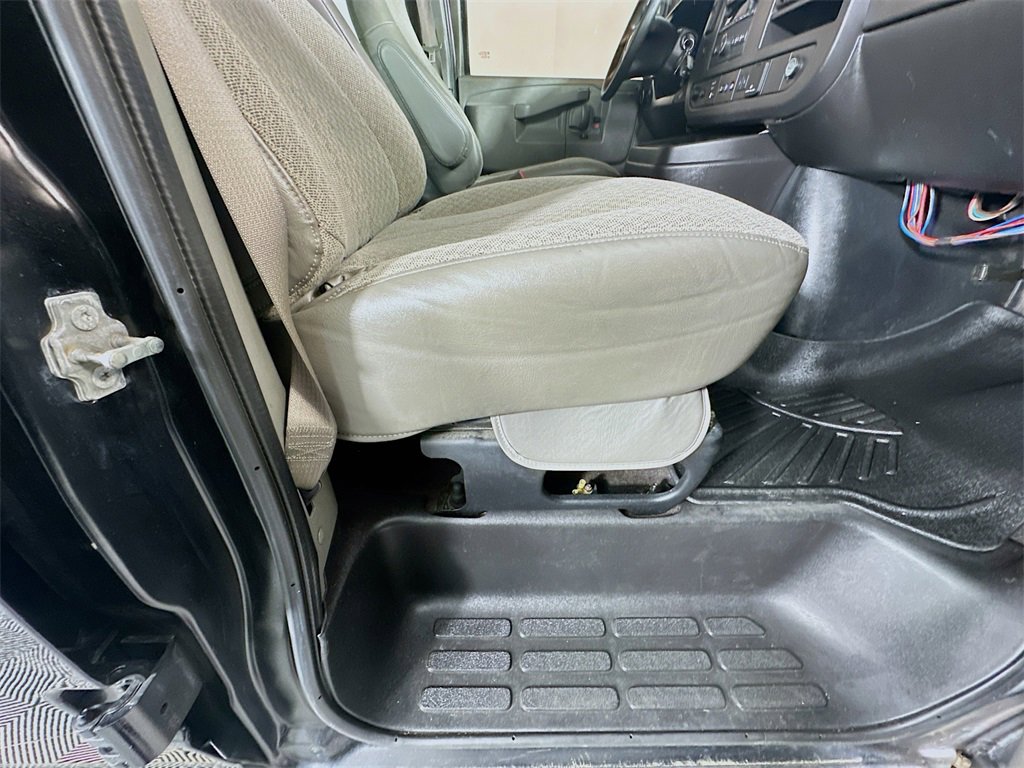 Used 2020 Chevrolet Express 3500 LT w/ LT Preferred Equipment Group image 22
