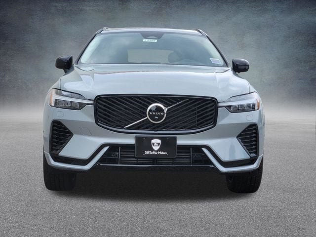 New 2026 Volvo XC60 T8 Plus w/ Climate Package AWD/4WD image 2