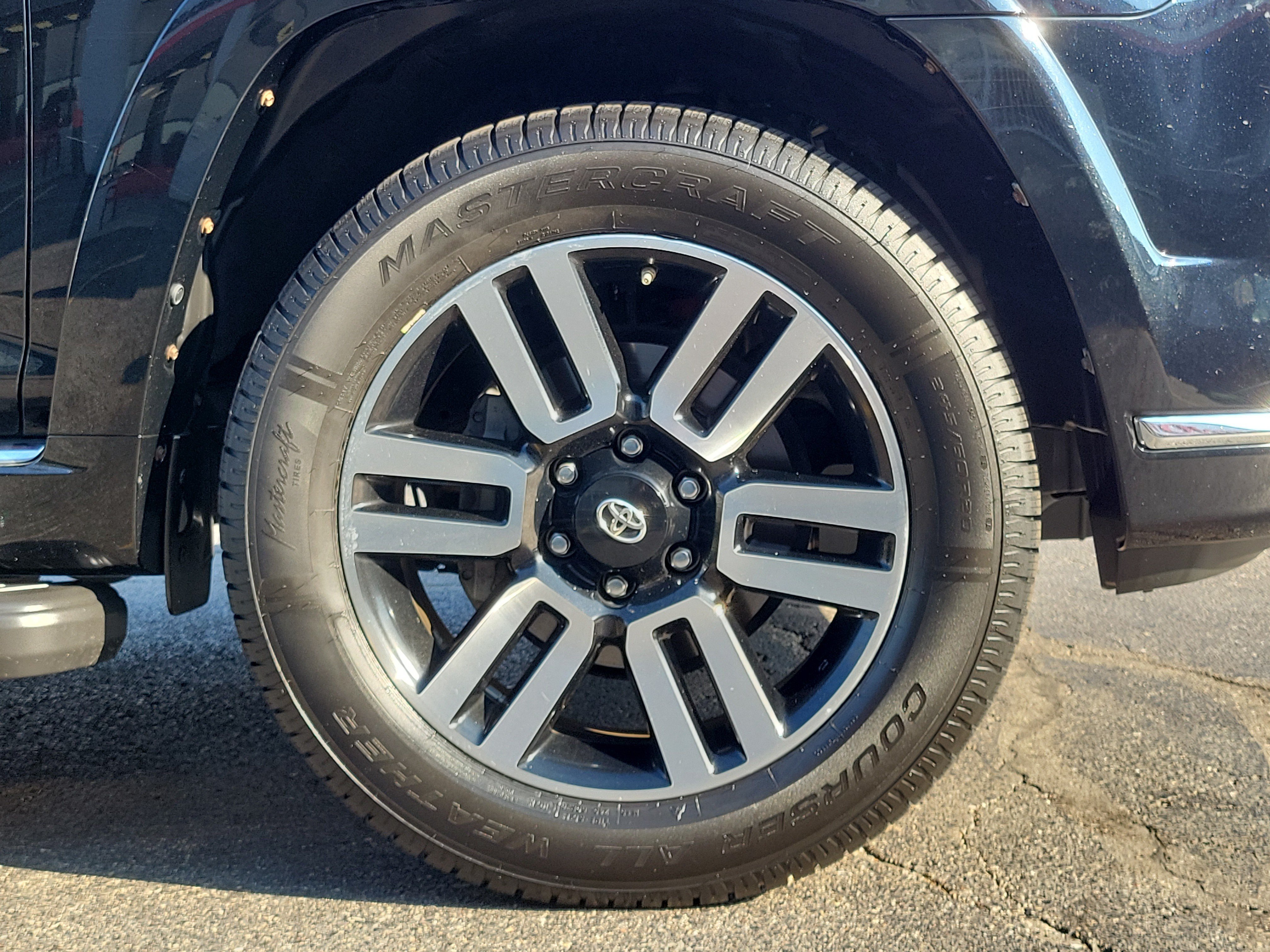Used 2018 Toyota 4Runner Limited AWD/4WD image 5