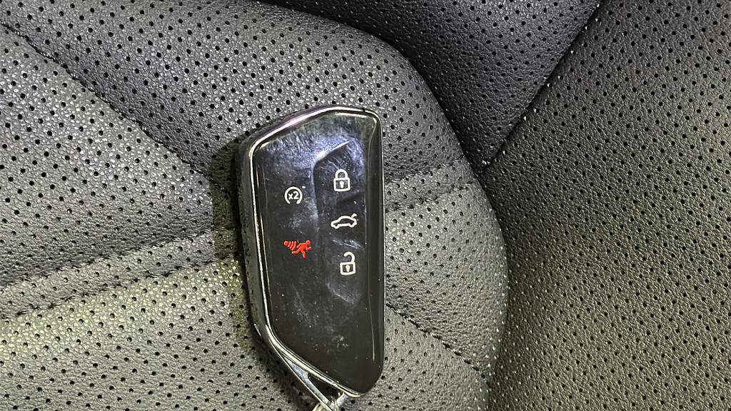 Used 2024 Volkswagen Atlas SE w/ Panoramic Sunroof Package AWD/4WD image 21