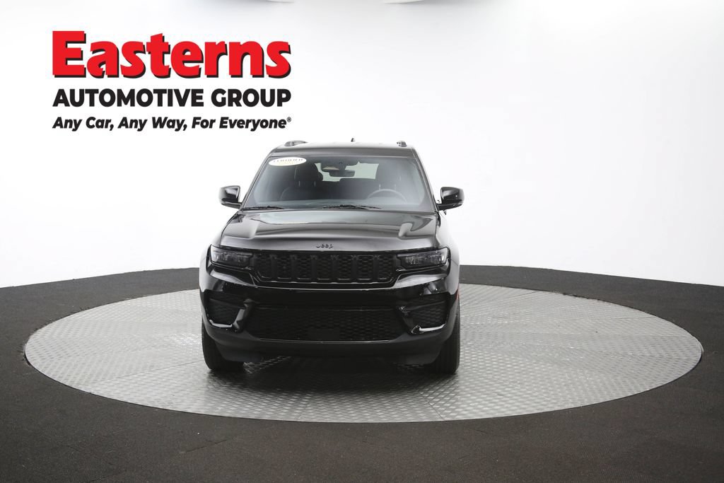 Used 2025 Jeep Grand Cherokee Altitude AWD/4WD image 55