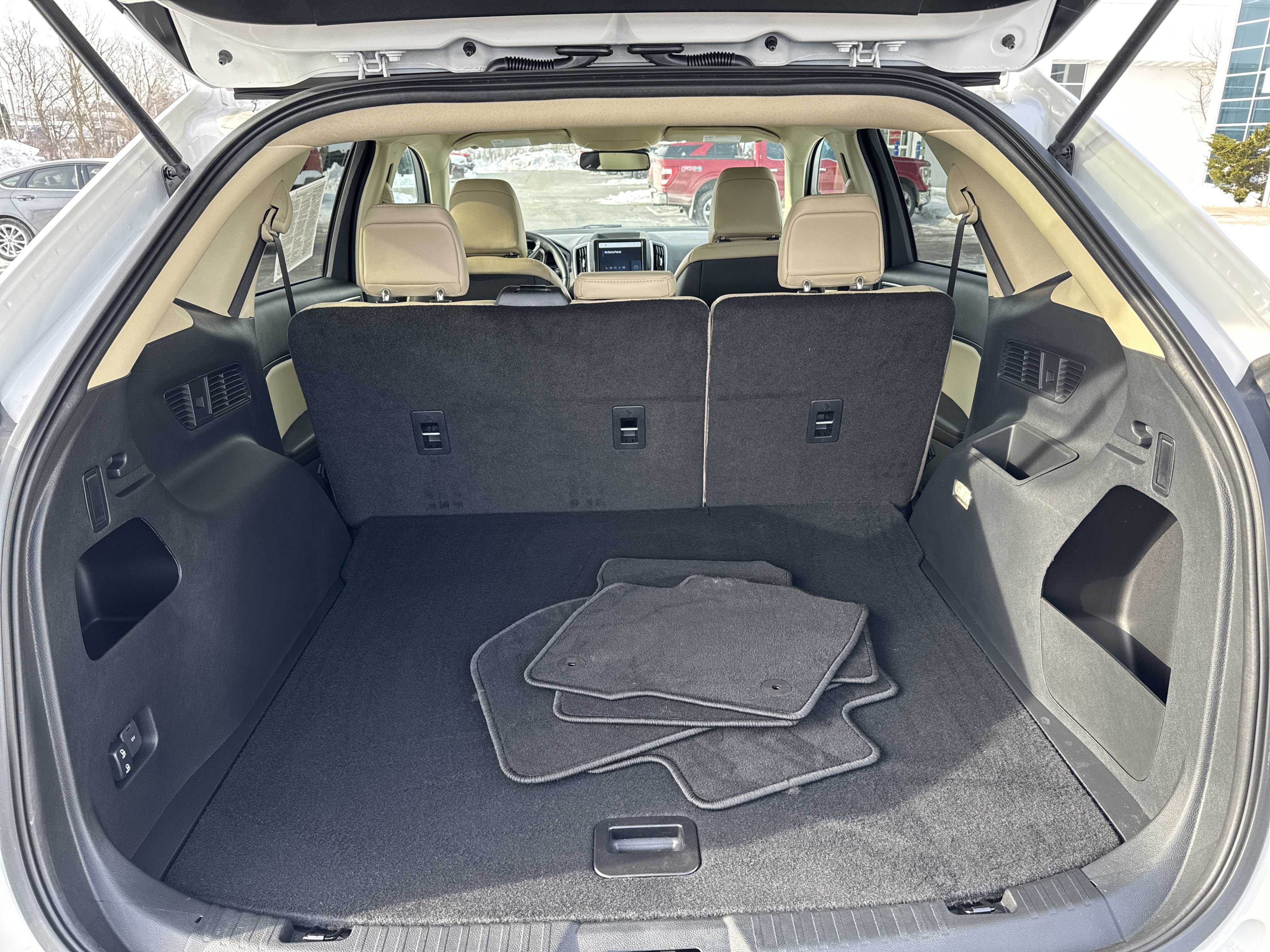 Used 2024 Ford Edge SEL image 12