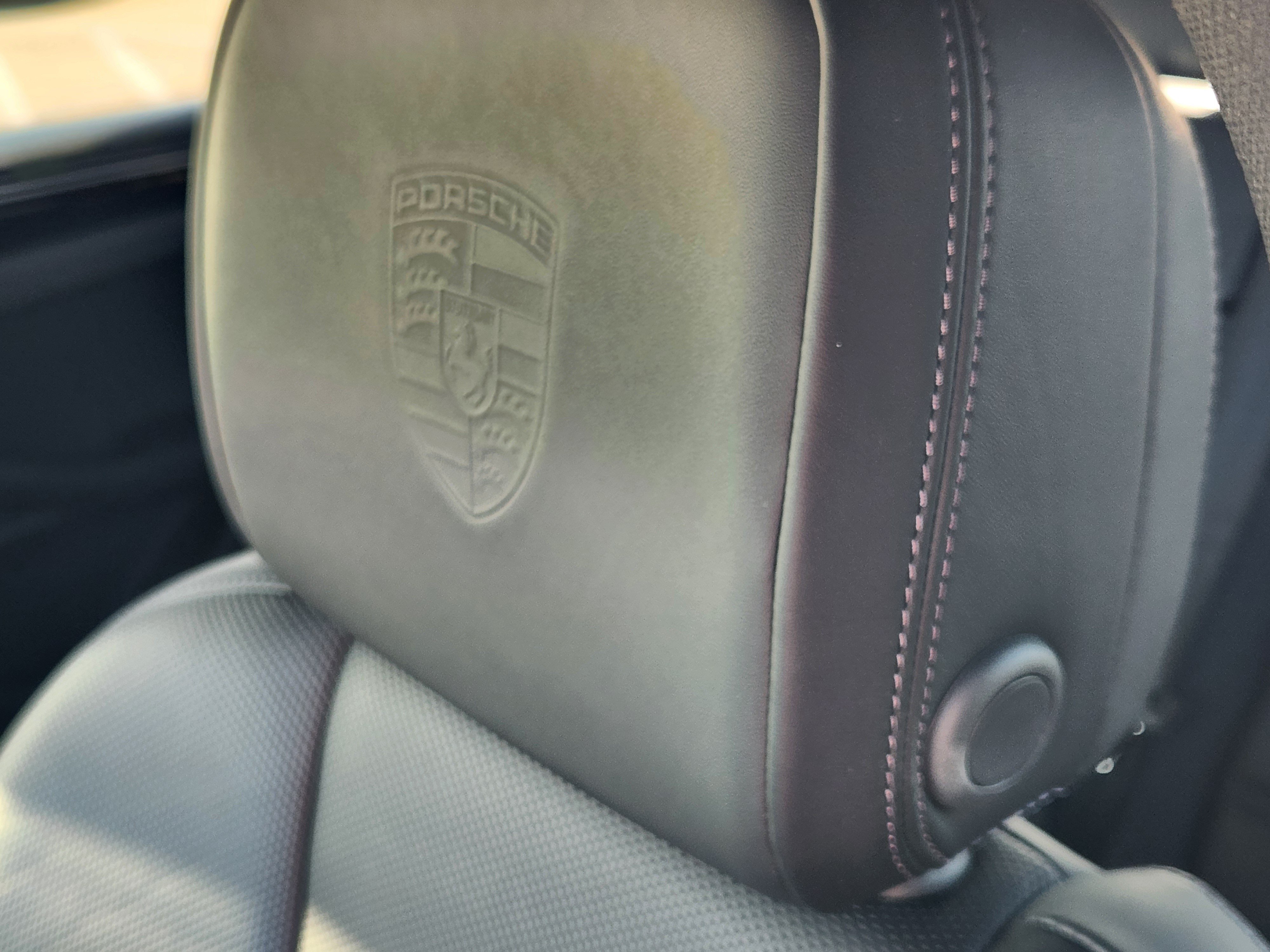 Certified 2026 Porsche Macan AWD/4WD image 18