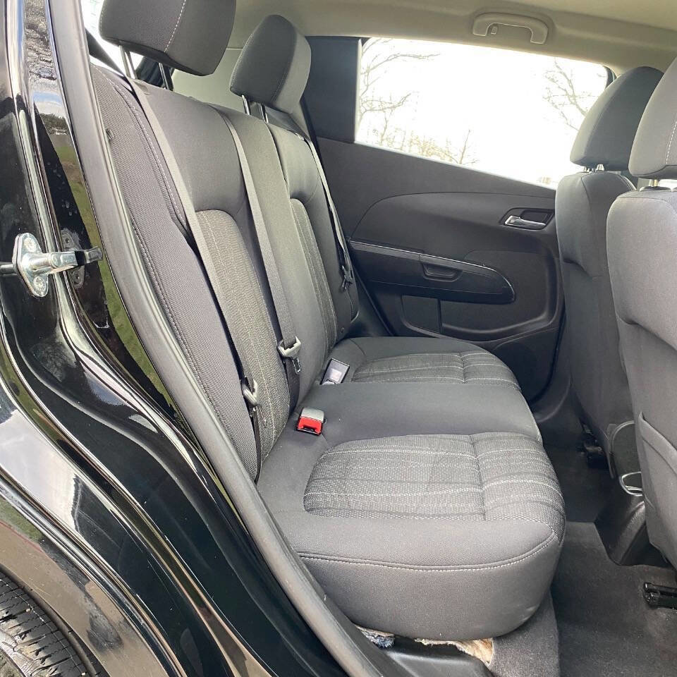 Used 2016 Chevrolet Sonic LT image 9