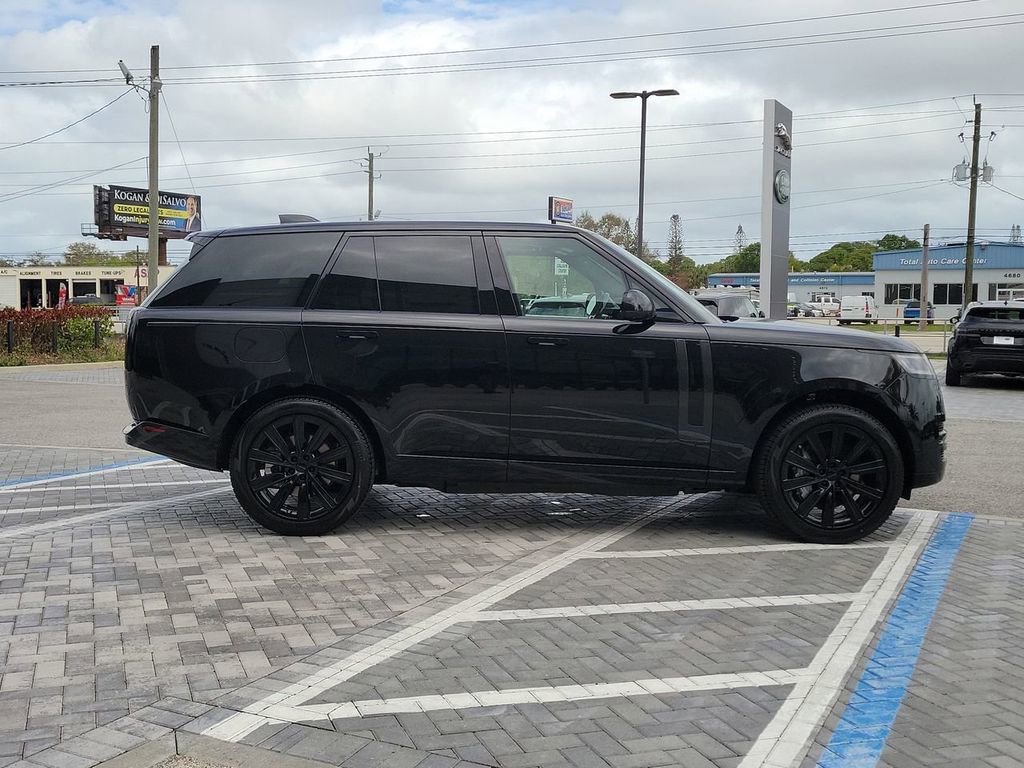 New 2026 Land Rover Range Rover SE image 6