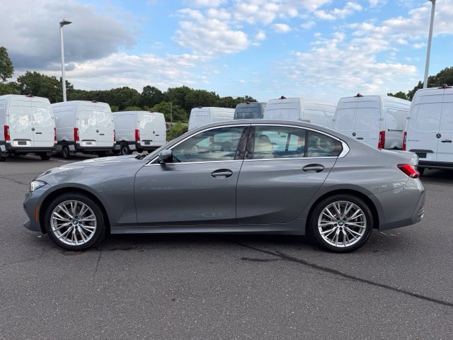 Used 2024 BMW 330i xDrive Sedan w/ Convenience Package AWD/4WD image 4