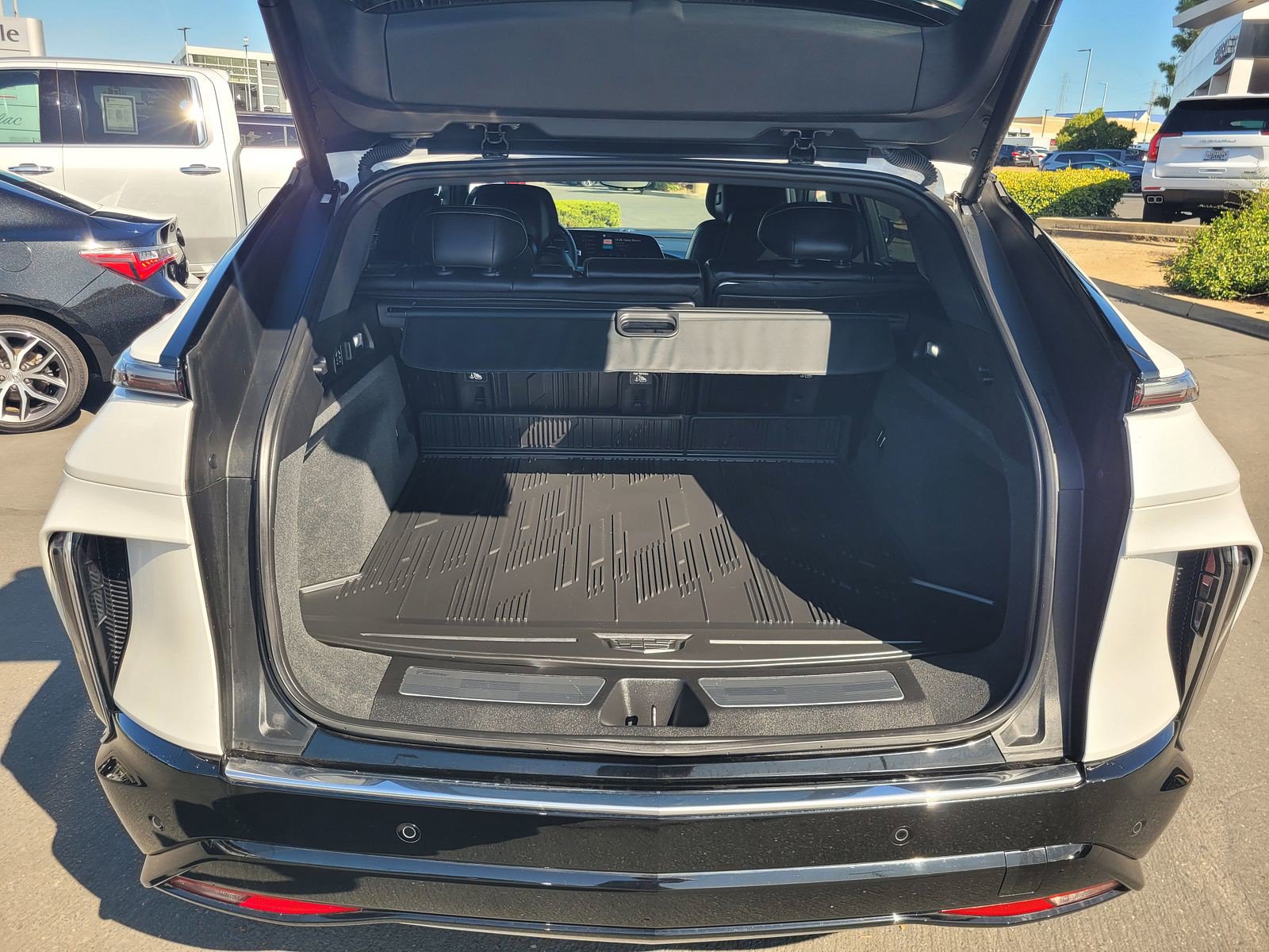 Certified 2025 Cadillac Lyriq Luxury w/ LPO, Floor Liner Package AWD/4WD image 7