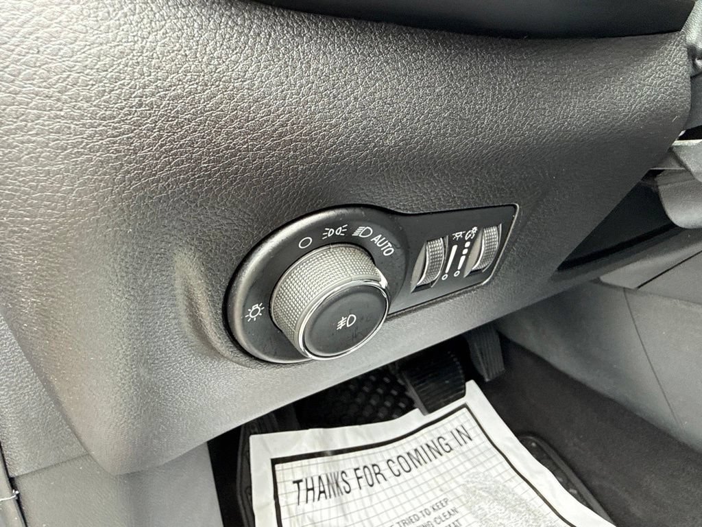 Used 2022 Jeep Compass Latitude w/ Convenience Group AWD/4WD image 23