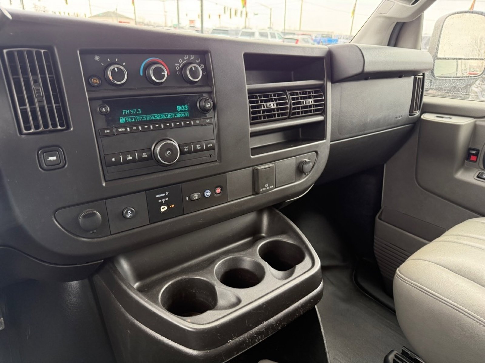 Used 2018 Chevrolet Express 2500 w/ Driver Convenience Package image 29