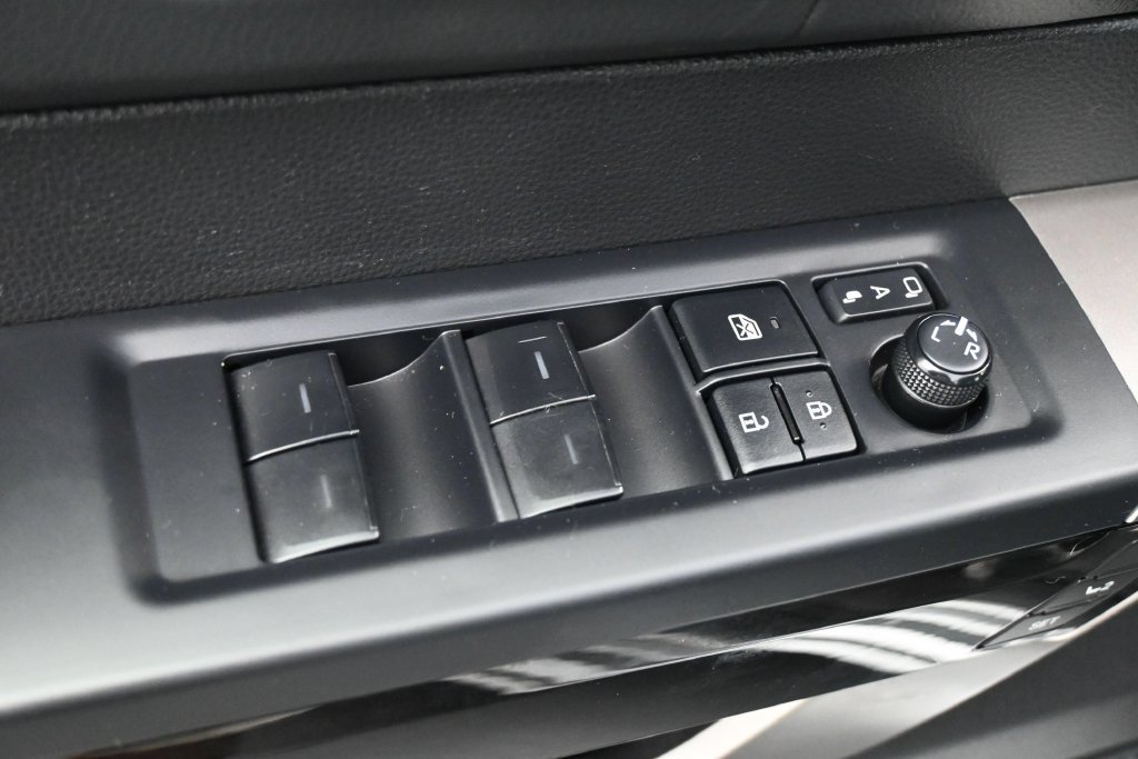 Used 2022 Toyota Tundra Limited AWD/4WD image 4