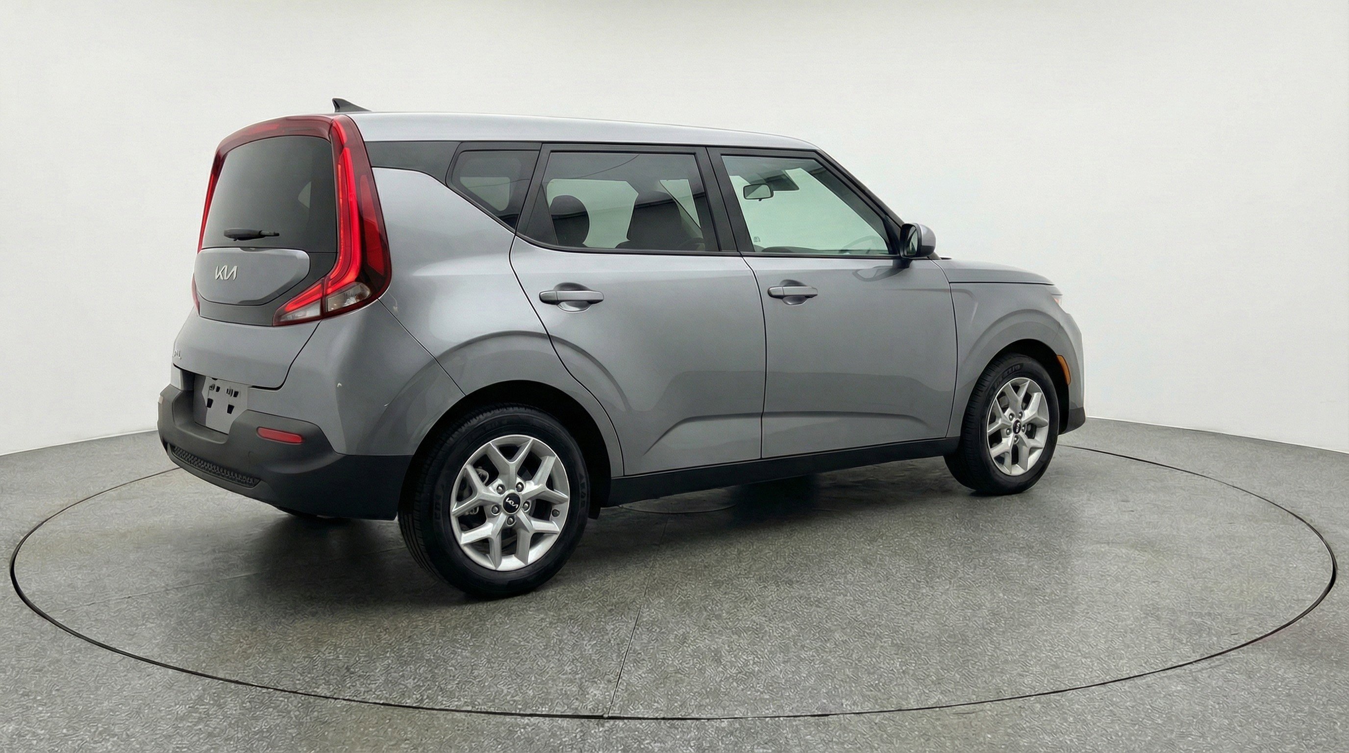 Used 2025 Kia Soul FWD image 9