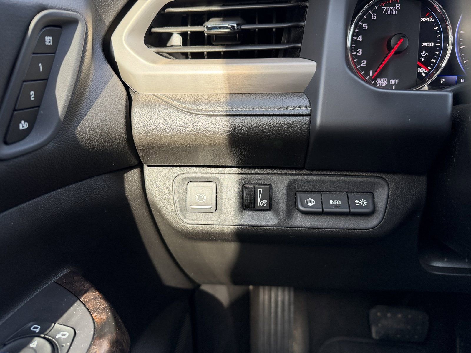 Used 2021 GMC Acadia Denali w/ Trailering Package image 12