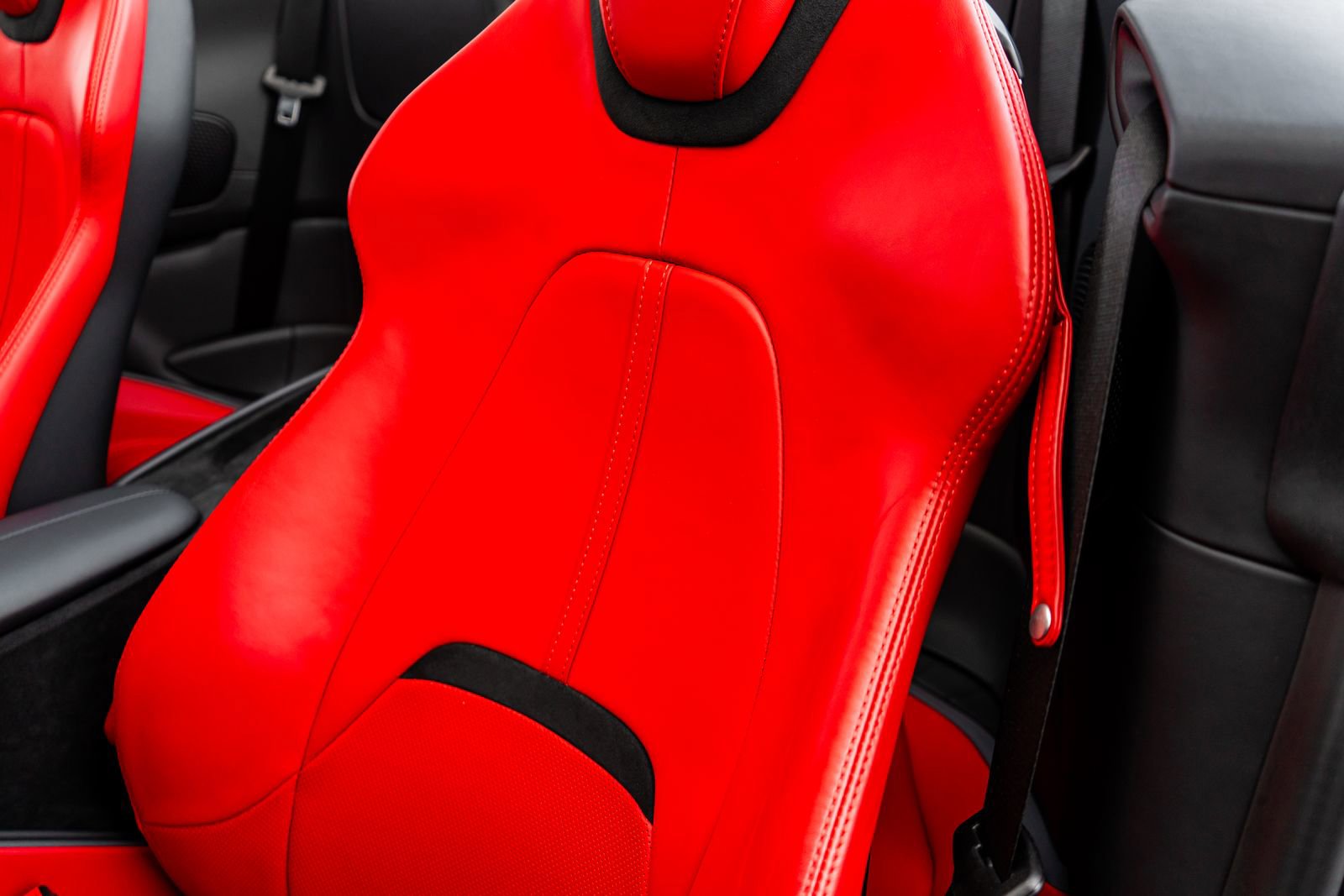 Used 2024 Ferrari Roma image 30