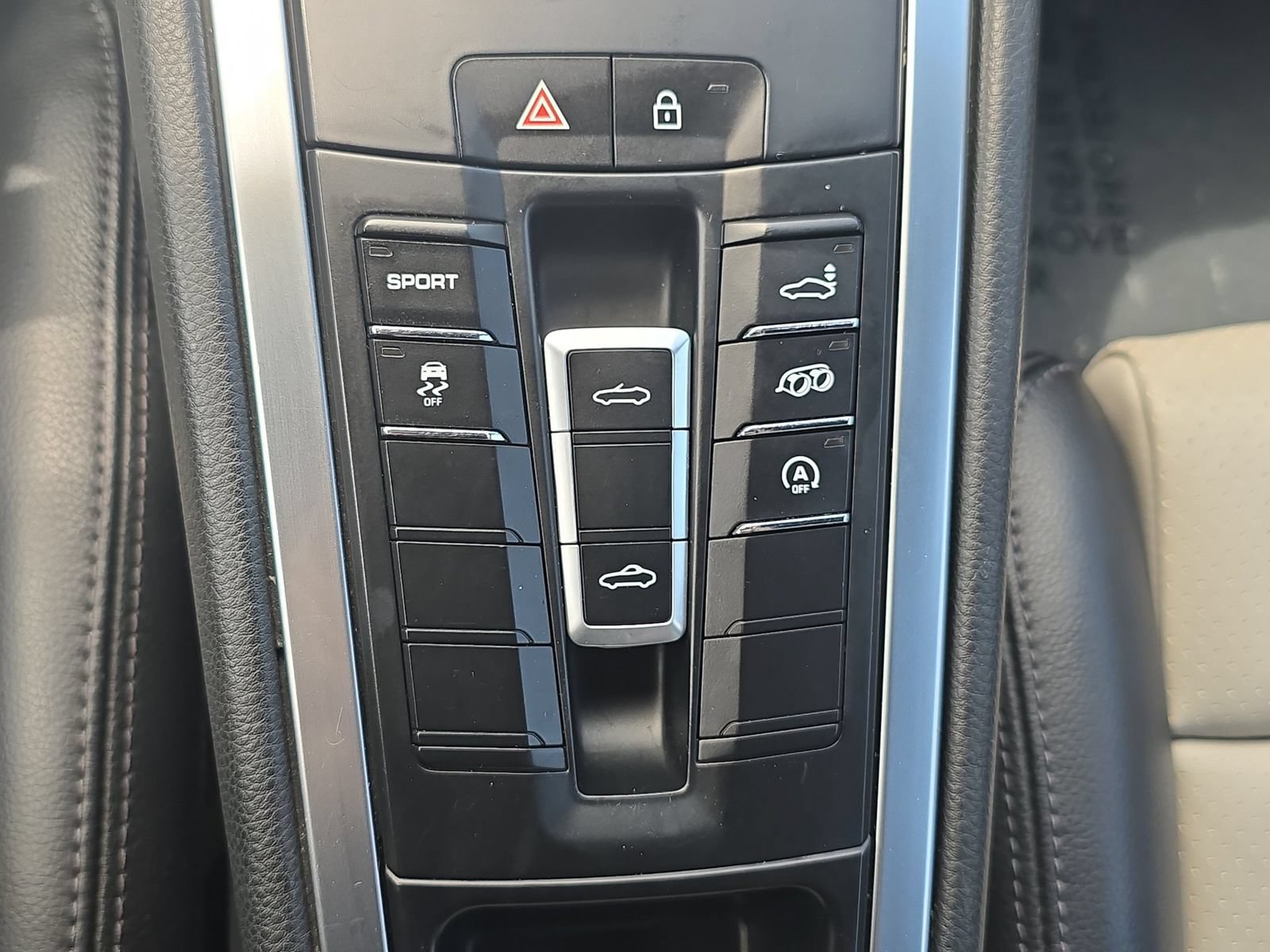 Used 2020 Porsche 718 Boxster RWD image 16