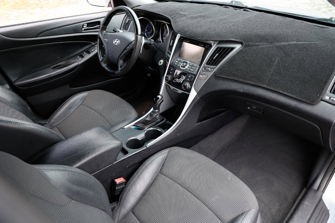Used 2011 Hyundai Sonata SE w/ Navigation & Sunroof Pkg 4 FWD image 16