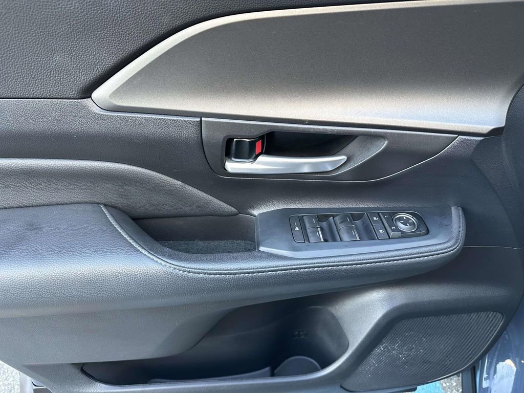 Used 2024 Toyota Grand Highlander Limited image 17