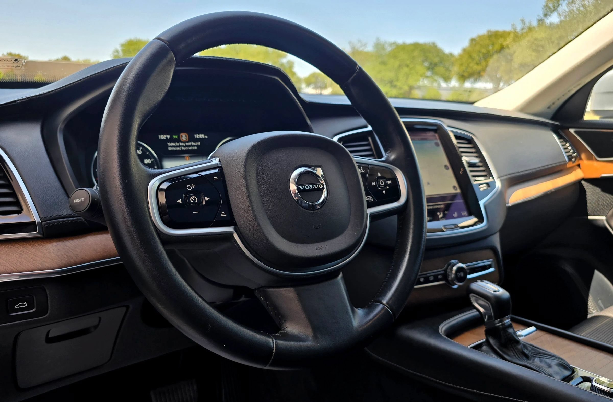 Used 2016 Volvo XC90 T6 Inscription w/ Vision Package AWD/4WD image 29