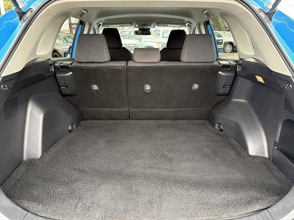Used 2021 Toyota RAV4 LE image 10