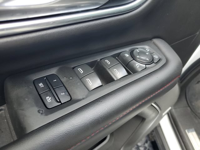Used 2022 Chevrolet Suburban RST w/ Luxury Package RWD image 9