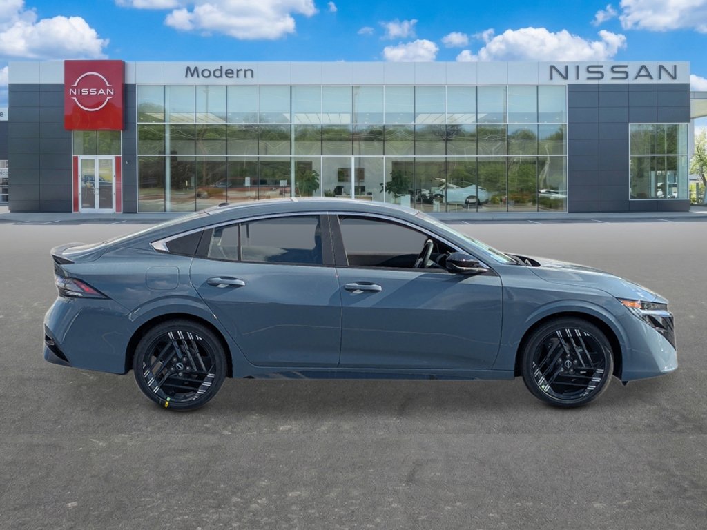 New 2027 Nissan Sentra SR w/ Floor Mat Package FWD image 6
