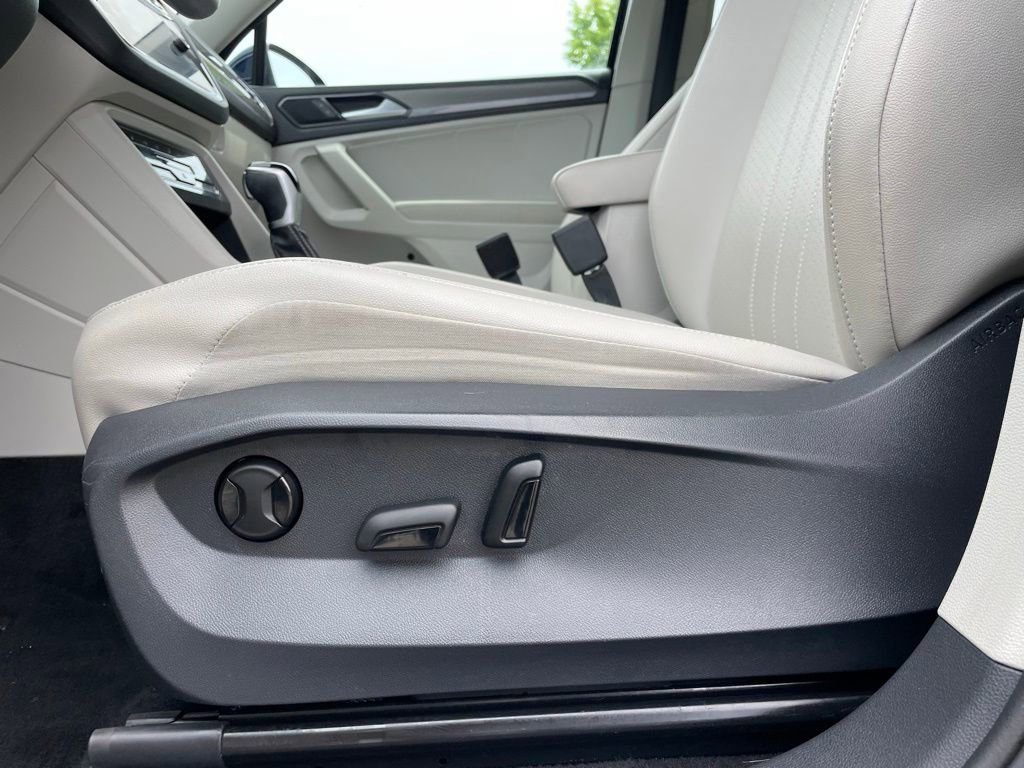 Used 2022 Volkswagen Tiguan SE FWD image 24