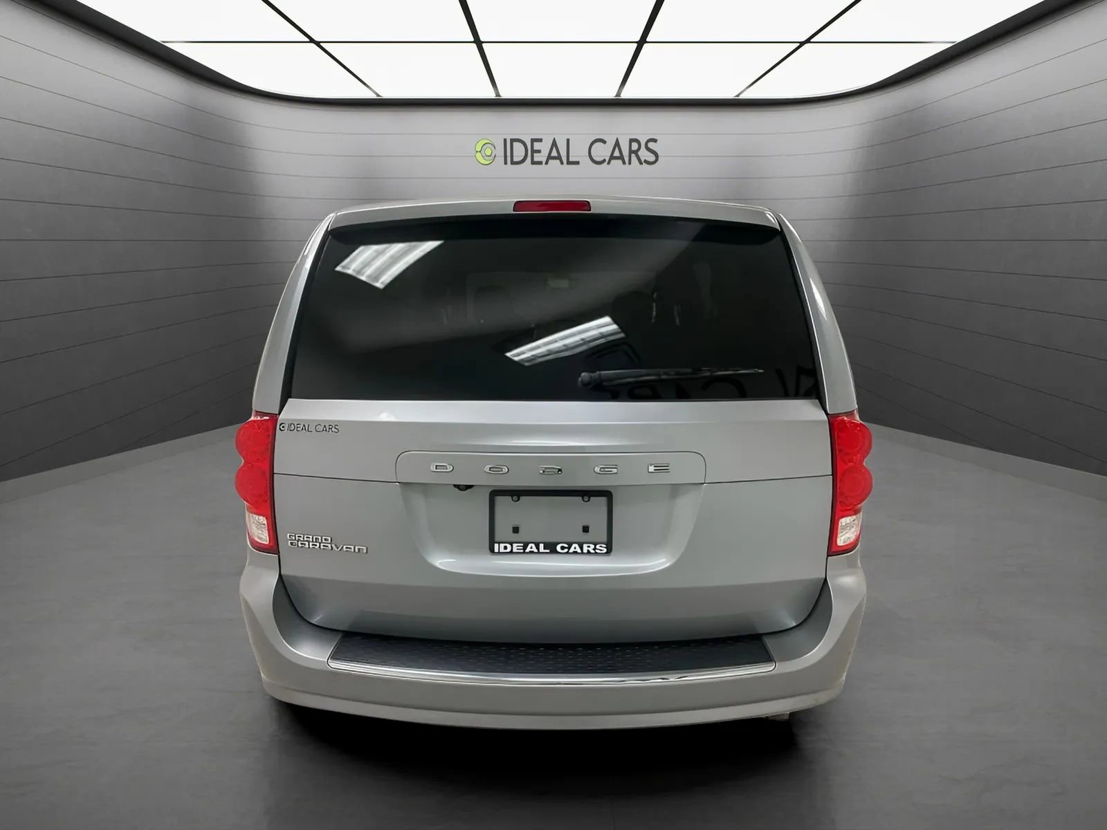 Used 2020 Dodge Grand Caravan SE FWD image 6