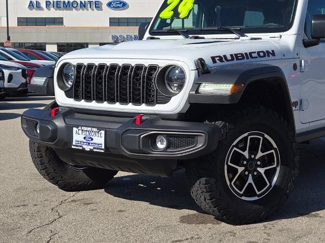 Used 2024 Jeep Wrangler Unlimited Rubicon AWD/4WD image 2
