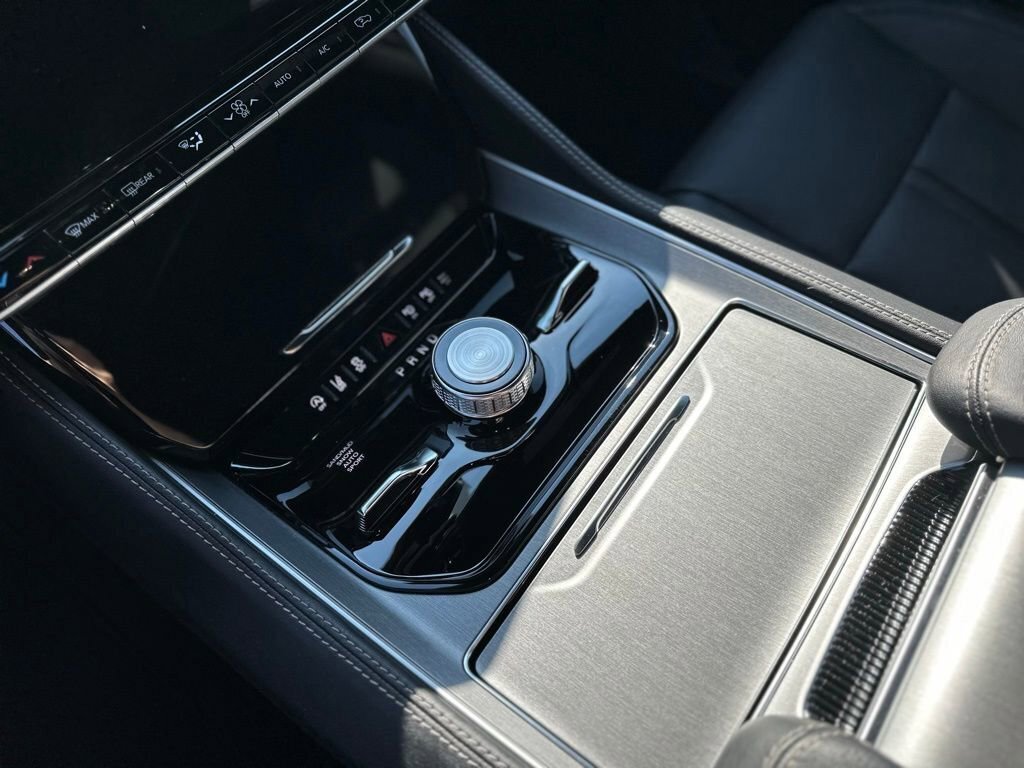 New 2025 Jeep Wagoneer Series III w/ Premium Group I image 22