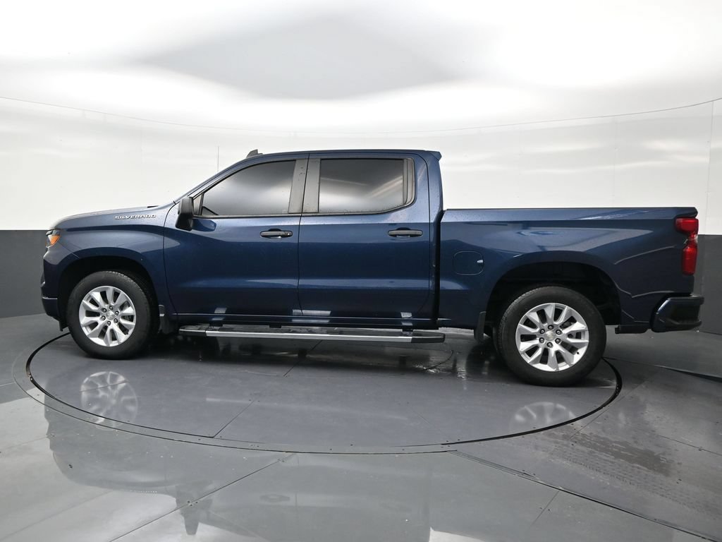 Used 2023 Chevrolet Silverado 1500 Custom RWD image 2