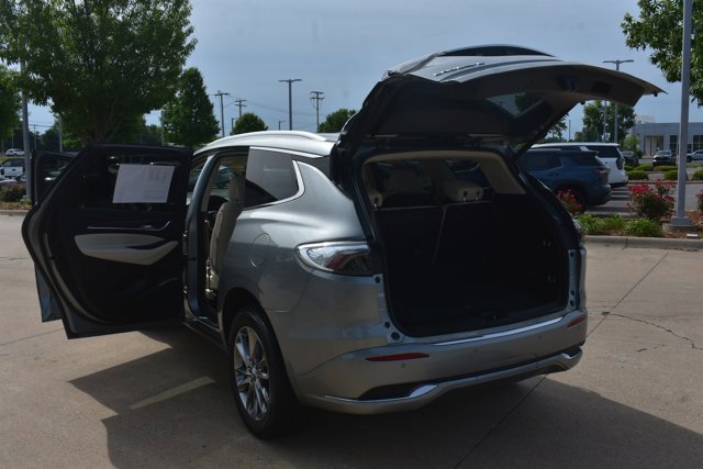 Used 2023 Buick Enclave Avenir w/ Avenir Technology Package FWD image 19