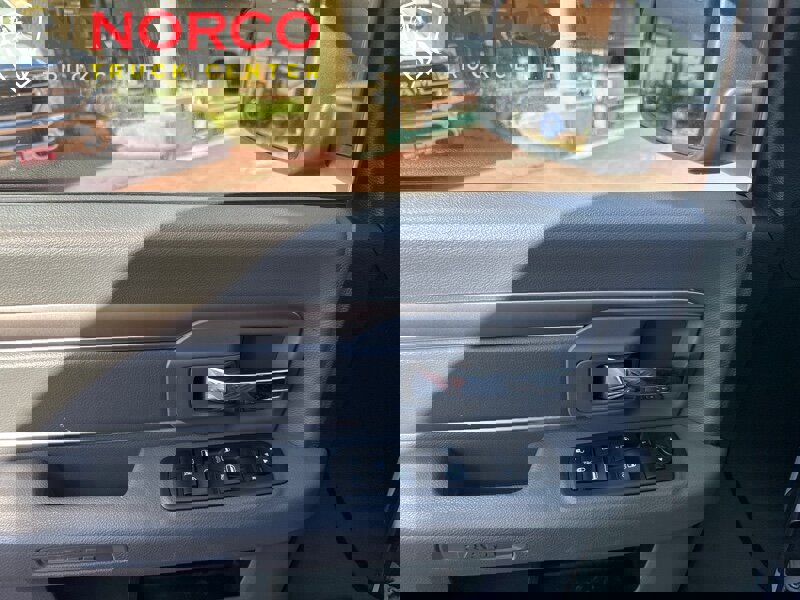 Used 2019 RAM 1500 Classic SLT image 18