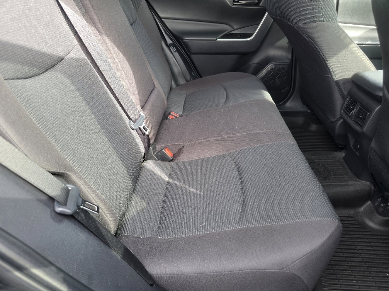 Used 2023 Toyota RAV4 LE image 11