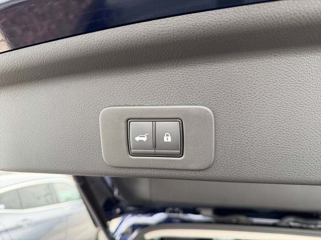 Used 2025 Nissan Murano SL w/ Cargo Package image 11